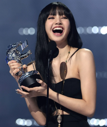 BLACKPINK, Lisa